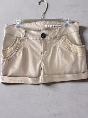 NWOT DKNY Jean Shorts Beige Low Rise Size 9